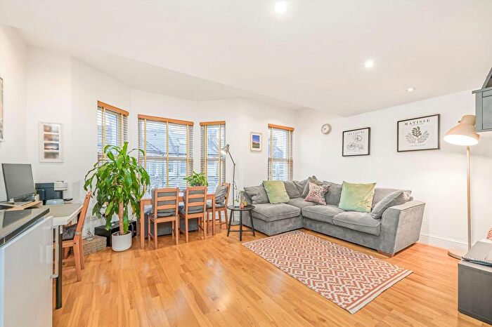 1 Bedroom Flat For Sale In Ballater Road, Brixton, SW2