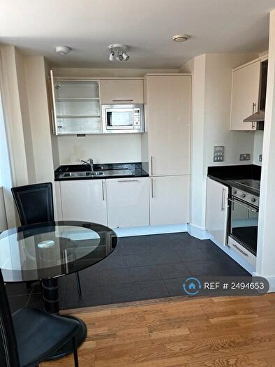2 Bedroom Flat To Rent In Wharfside Point South, London, E14