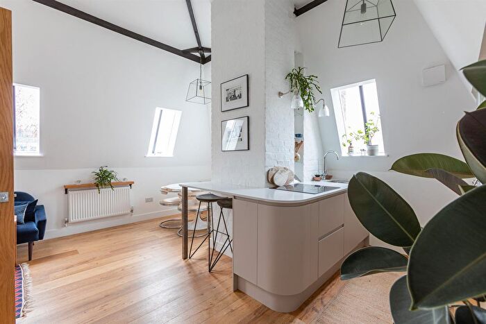 2 Bedroom Flat For Sale In Gatliff Close, Ebury Bridge Road, Chelsea, London, SW1W