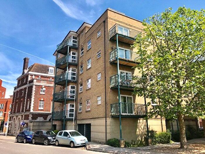 1 Bedroom Flat For Sale In Neptune Way, Southampton, Hampshire, SO14