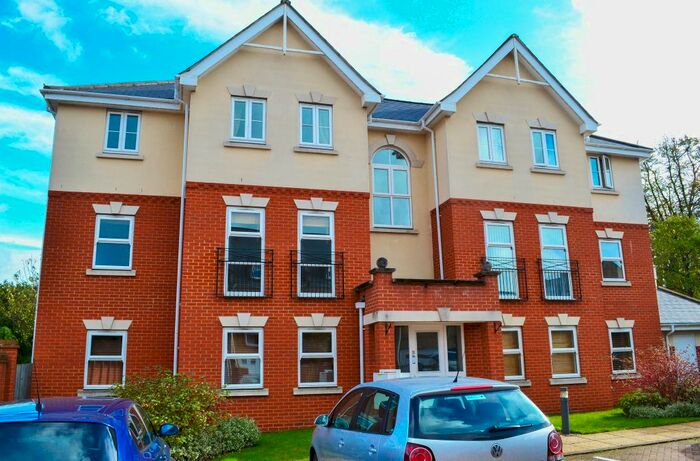 1 Bedroom Flat To Rent In Floyer Close, Richmond, Surrey, TW10