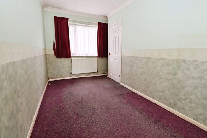 2 Bedroom Bungalow For Sale In Samsons Road, Brightlingsea, CO7