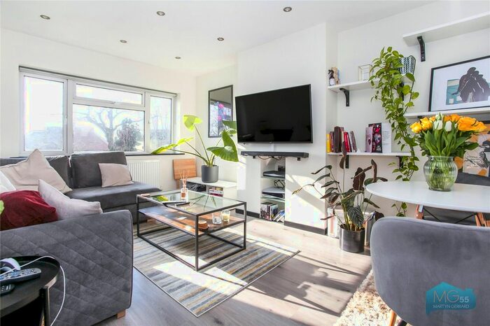 2 Bedroom Flat To Rent In Milespit Hill, London, NW7