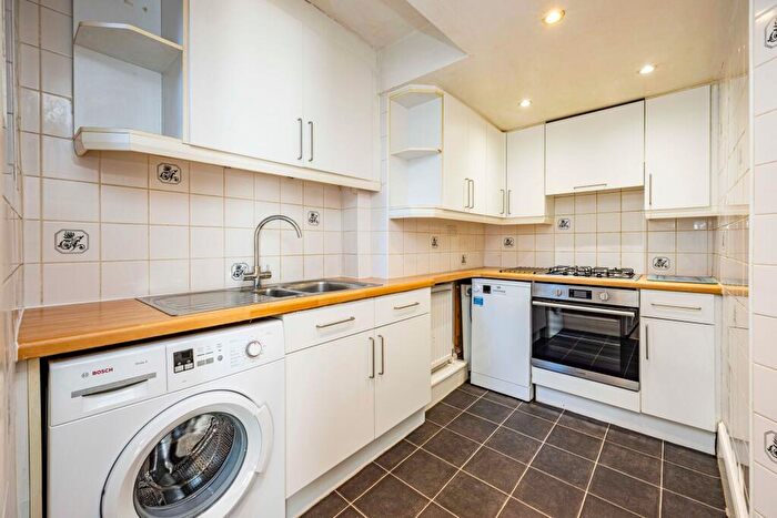 2 Bedroom Apartment To Rent In Park Drive, Ashley House Park Drive, NG7
