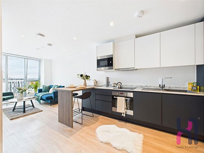 1 Bedroom Flat To Rent In Riverside Quay Street, Salford, M3