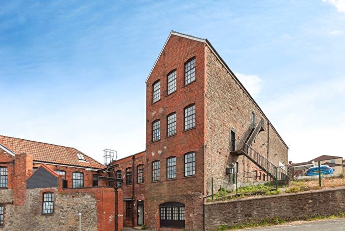 2 Bedroom Flat To Rent In Kingsgate House, Kingswood, Bristol, BS15