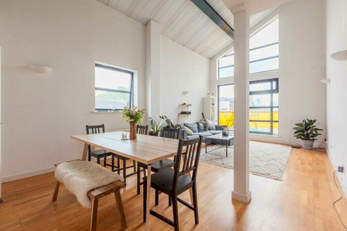 2 Bedroom Flat To Rent In Drysdale Street, Shoreditch, London, N1