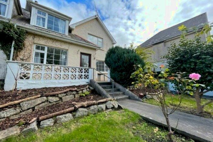 3 Bedroom Semi-Detached House To Rent In Hendra Road, Truro, TR1