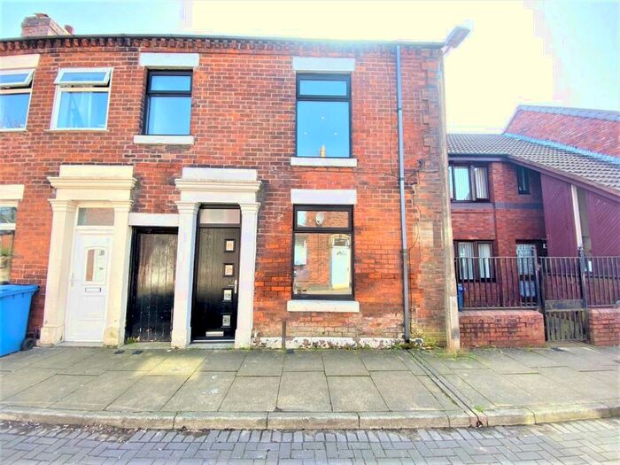 3 Bedroom House To Rent In Corporation Street, Chorley, PR6