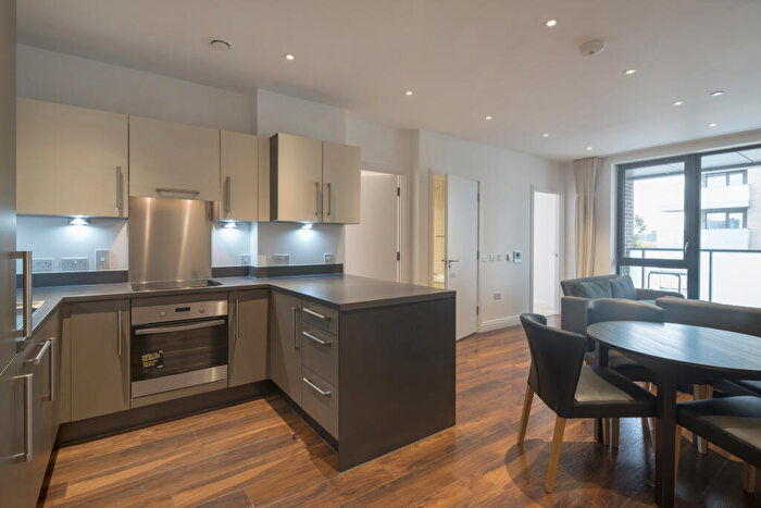2 Bedroom Apartment To Rent In Artisans House, Abbott Road, Tower Hamlets, London, E14