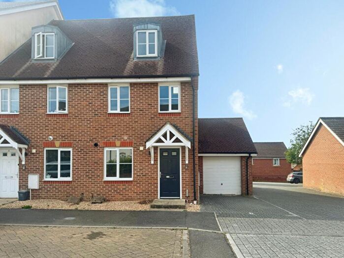 3 Bedroom End Of Terrace House To Rent In Augusta Way East, Andover, SP11