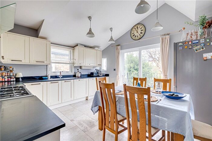 3 Bedroom Flat For Sale In Trentham Street, London, SW18