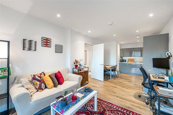 1 Bedroom Apartment For Sale In Espalier Gardens, London, NW6