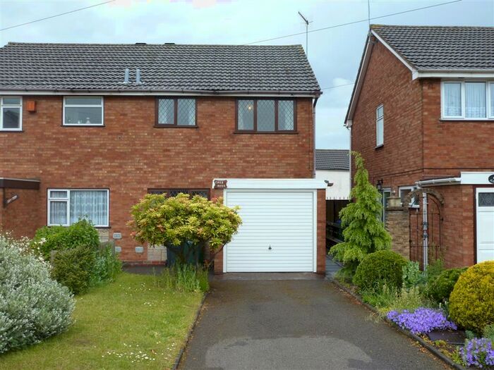 3 Bedroom Semi-Detached House To Rent In Lawrence Lane, Cradley Heath, B64