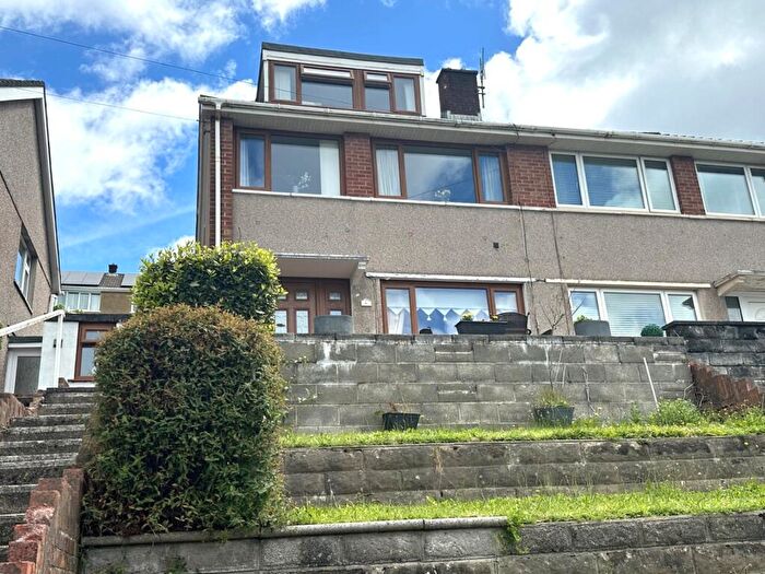 3 Bedroom Semi-Detached House For Sale In Oakdene Close, Baglan, Port Talbot, Neath Port Talbot., SA12