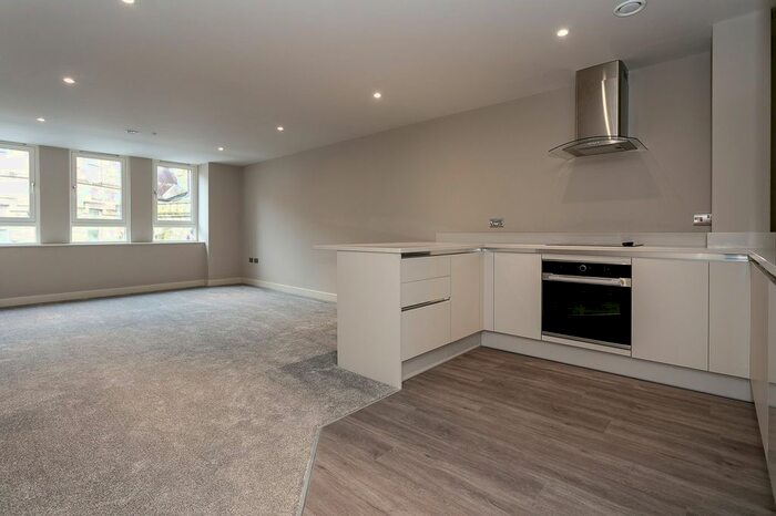 2 Bedroom Flat To Rent In - Cambridge Road, Harrogate, HG1