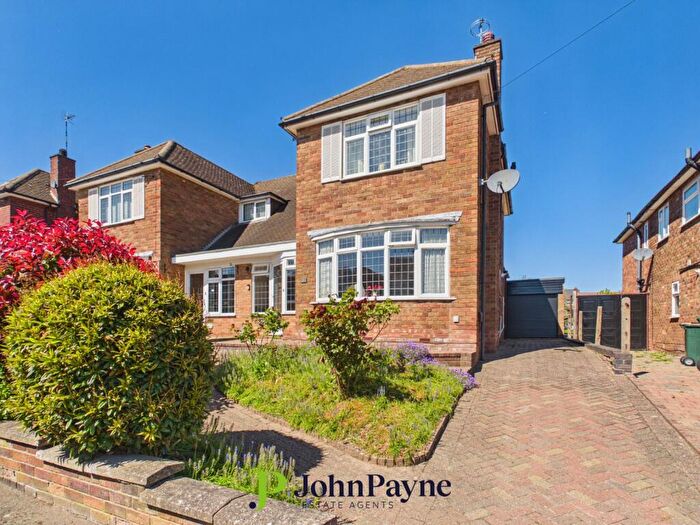 3 Bedroom Semi Detached House For Sale In Lupton Avenue, Styvechale, Coventry, CV3