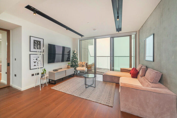 2 Bedroom Flat To Rent In Park Drive, Poplar, E14