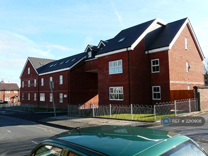 2 Bedroom Flat To Rent In Woodchurch, Merseyside, CH49