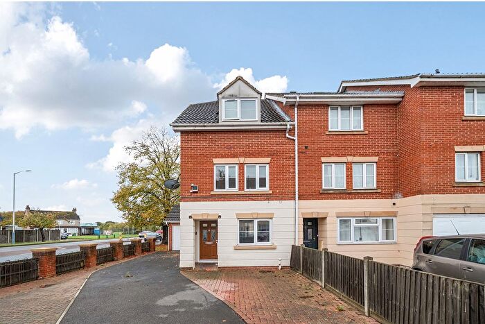 4 Bedroom Terraced House For Sale In Rose Park Close, Hayes, UB4