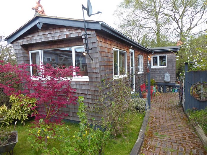 1 Bedroom Mobile/park Home For Sale In Meadowside Park, Common Road, Lingfield, RH7