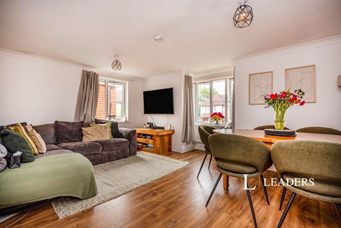 2 Bedroom Maisonette To Rent In The Gables, Guildford, GU2