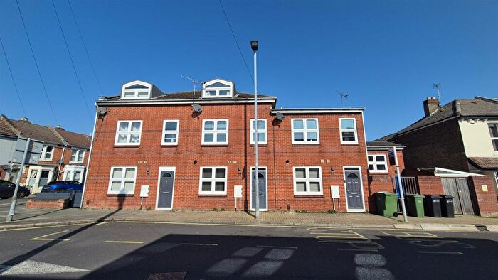 2 Bedroom Town House To Rent In Wheatlands Row, Southsea, PO4