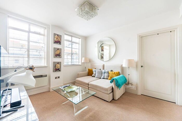 1 Bedroom Flat To Rent In Hatherley Grove, Westbourne Grove, London, W2