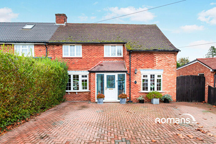 3 Bedroom Semi-Detached House To Rent In Barnfield, Iver, Buckinghamshire, SL0