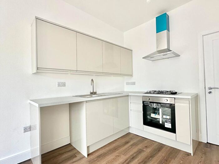 2 Bedroom Flat To Rent In Commercial Road, Newport, NP20