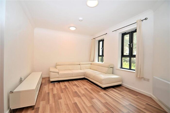 2 Bedroom Flat To Rent In St Clements Court, Wilson Street, Bristol, BS2