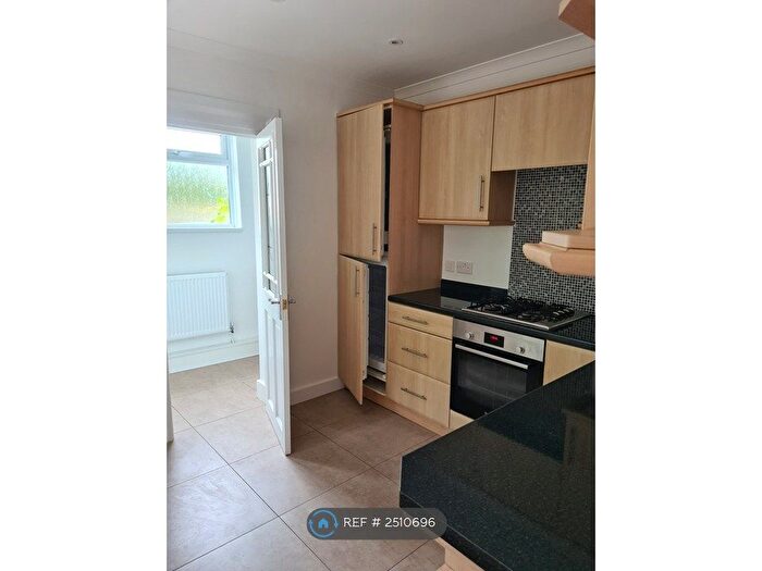 4 Bedroom Semi-Detached House To Rent In Fulwell Road, Teddington, TW11