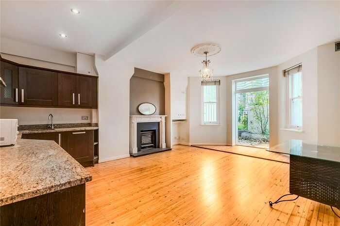 3 Bedroom Flat To Rent In Holland Road, Holland Park, London, W14