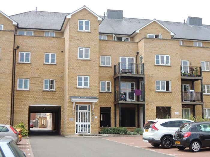 1 Bedroom Flat To Rent In Clarendon Way, Colchester, CO1