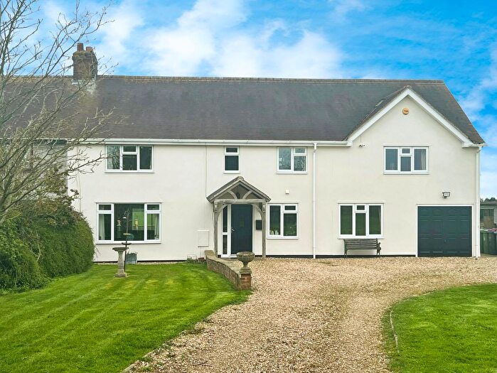 5 Bedroom Semi-Detached House To Rent In Heath Farm Lane, Harrowby, NG31