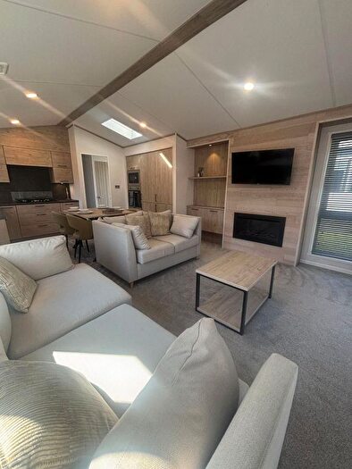 2 Bedroom Lodge For Sale In Allerthorpe, York, YO42