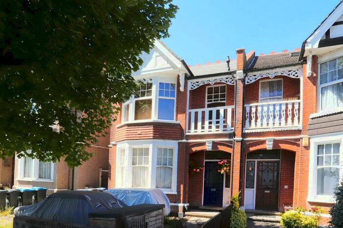 1 Bedroom Apartment To Rent In Selborne Road, Southgate, N14