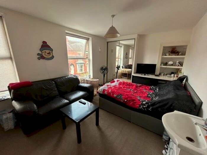 5 Bedroom Terraced House To Rent In Clumber Street, Hull, HU5