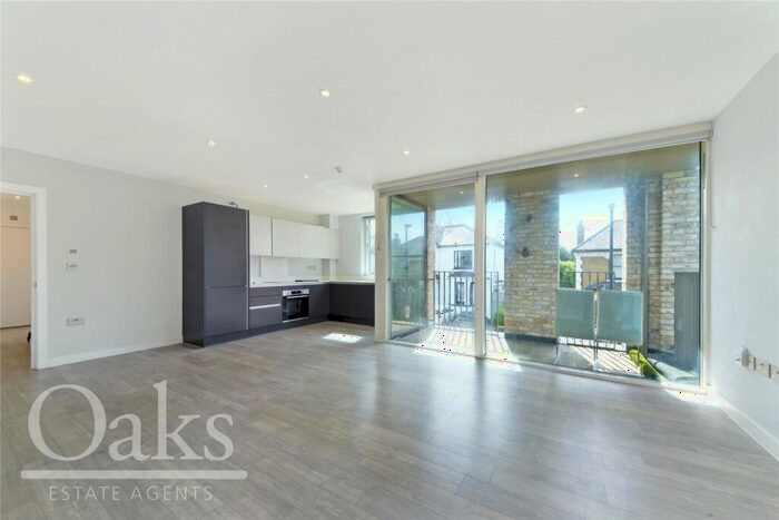 2 Bedroom Apartment To Rent In Blunt Road, South Croydon, CR2