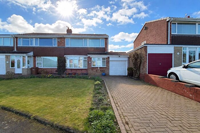 3 Bedroom Semi-Detached House For Sale In Brockenhurst Drive, Sunderland, SR4