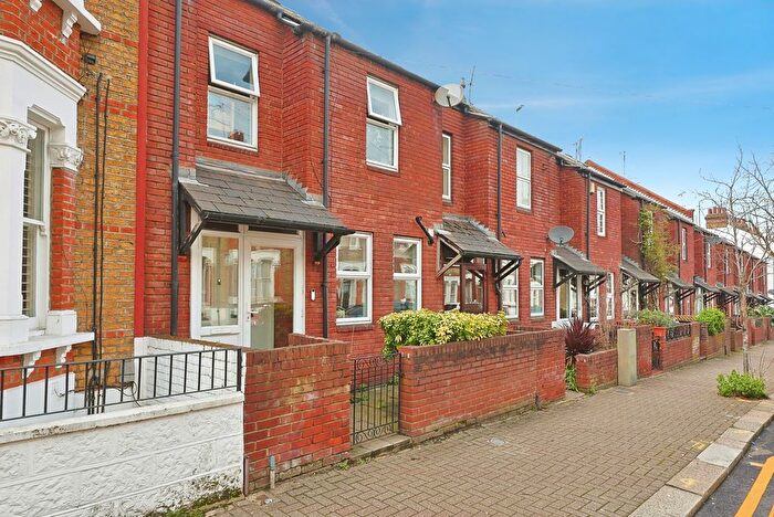 2 Bedroom Terraced House For Sale In Kathleen Road, London, SW11