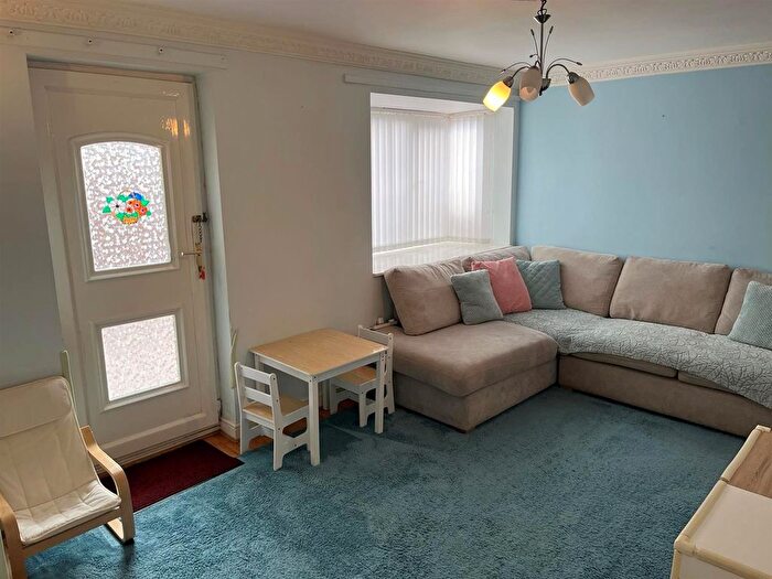 3 Bedroom Terraced House To Rent In Aysgarth Walk, Leeds, LS9