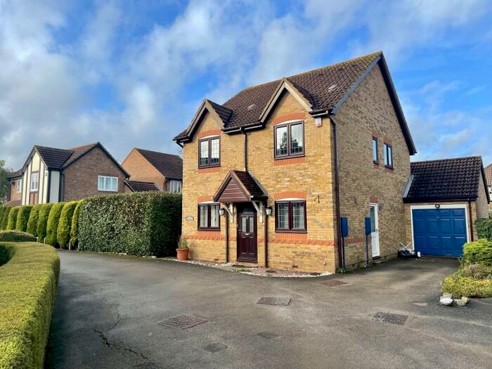 4 Bedroom Detached House To Rent In Prentice Grove, Shenley Brook End, MK5