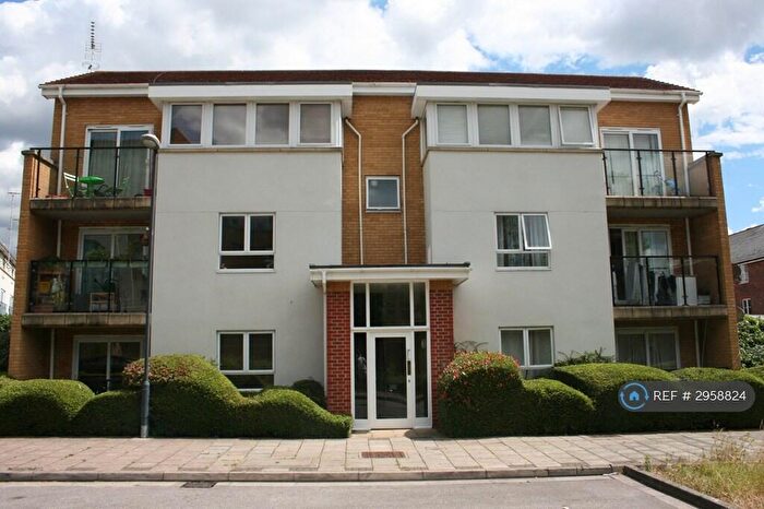 2 Bedroom Flat To Rent In Erebus Drive, London, SE28