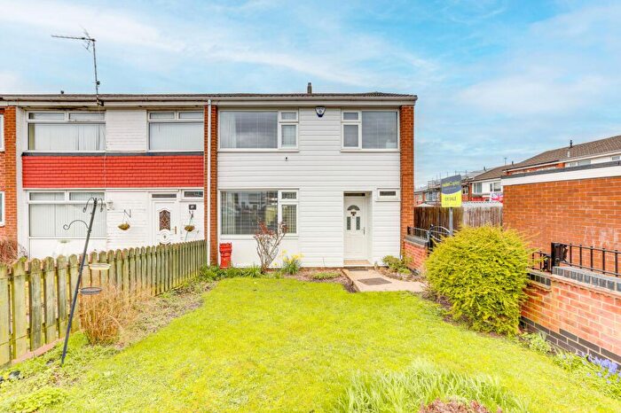 3 Bedroom End Of Terrace House For Sale In Caporn Close, Nottingham, NG6