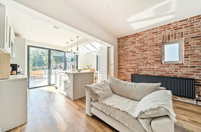 3 Bedroom End Of Terrace House For Sale In Meadrow, Godalming, Surrey, GU7