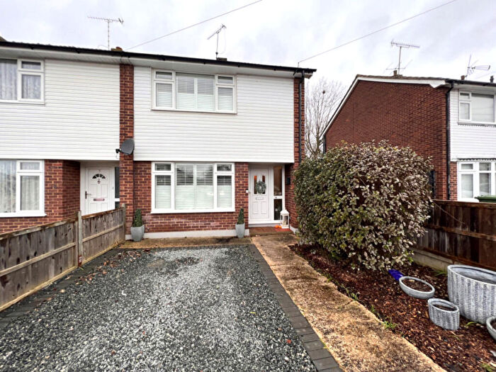 2 Bedroom Semi-Detached House To Rent In Grovewood Avenue, Leigh-On-Sea, SS9