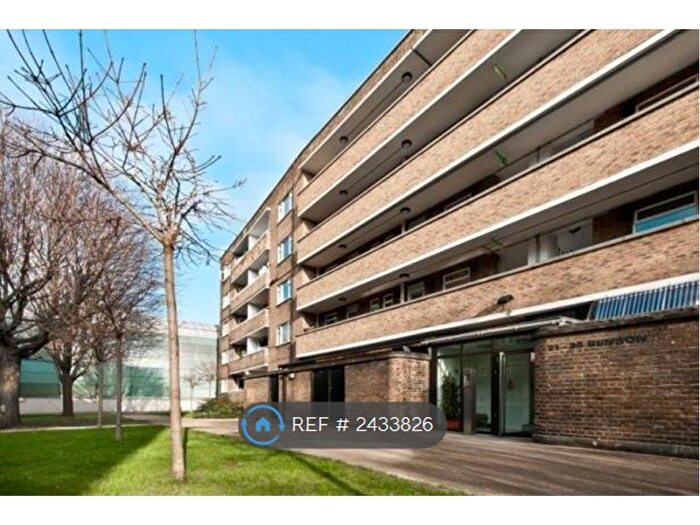 Studio To Rent In Hatfields, London, SE1