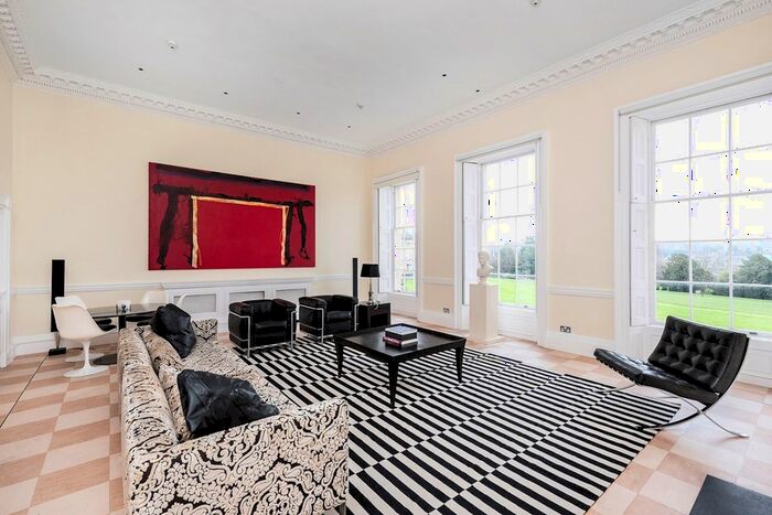 1 Bedroom Flat For Sale In Royal Crescent, Bath, BA1