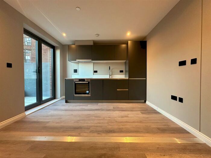 1 Bedroom Apartment To Rent In Springwell Gardens, Springwell Road, Leeds, LS12